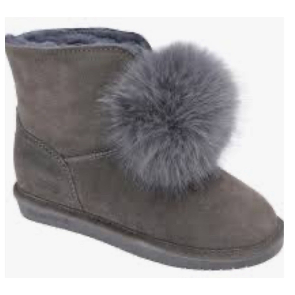Bearpaw Women Size 9.5M Liv Suede Sheepskin Boots Wool PomPom